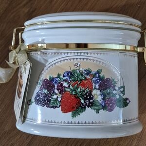 Knotts Berry Farm Decorative Ceramic Food Cookie/Storage Jar with Gold Accents